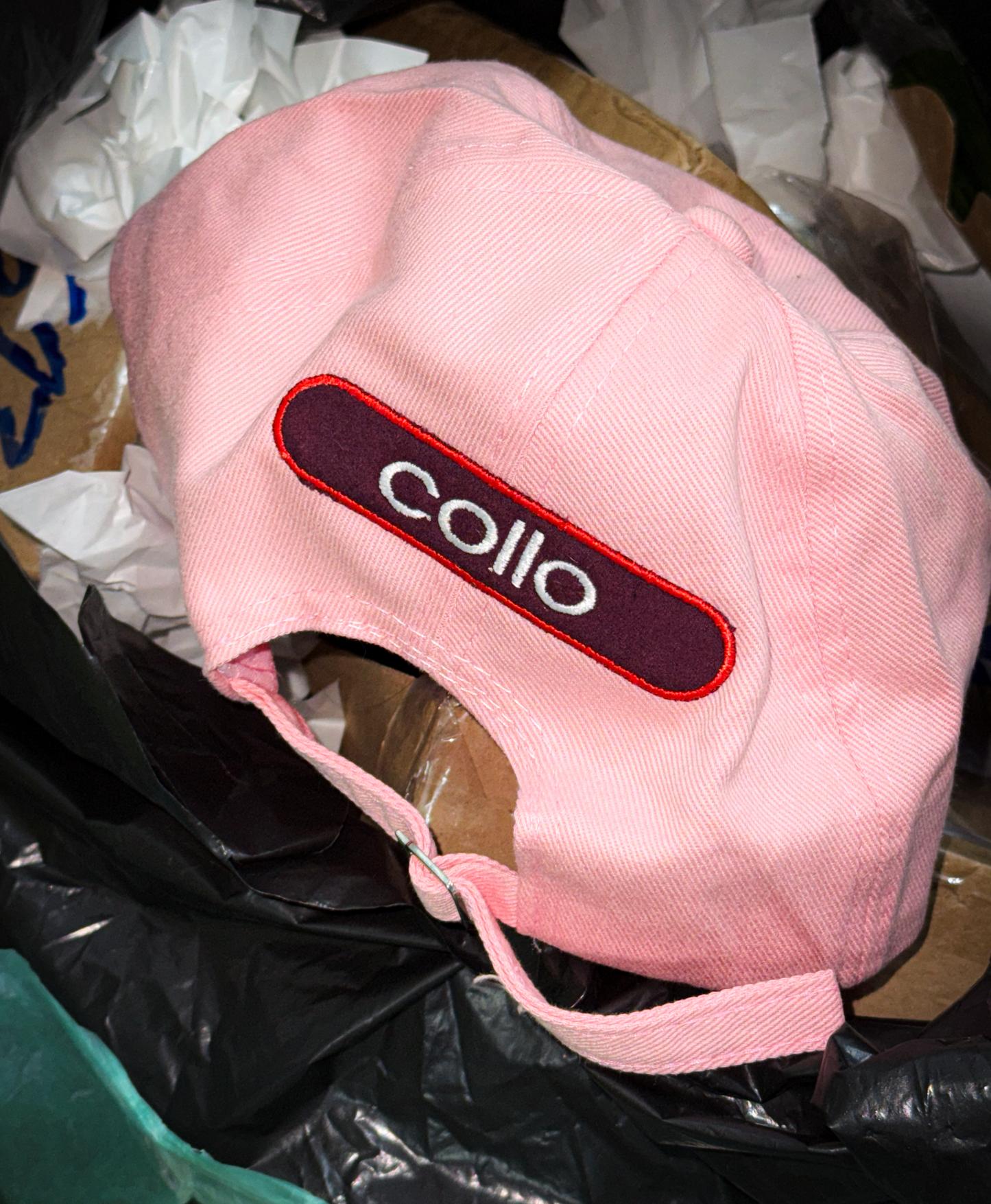 Boné com Patch Bordado Fervendo Rosa
