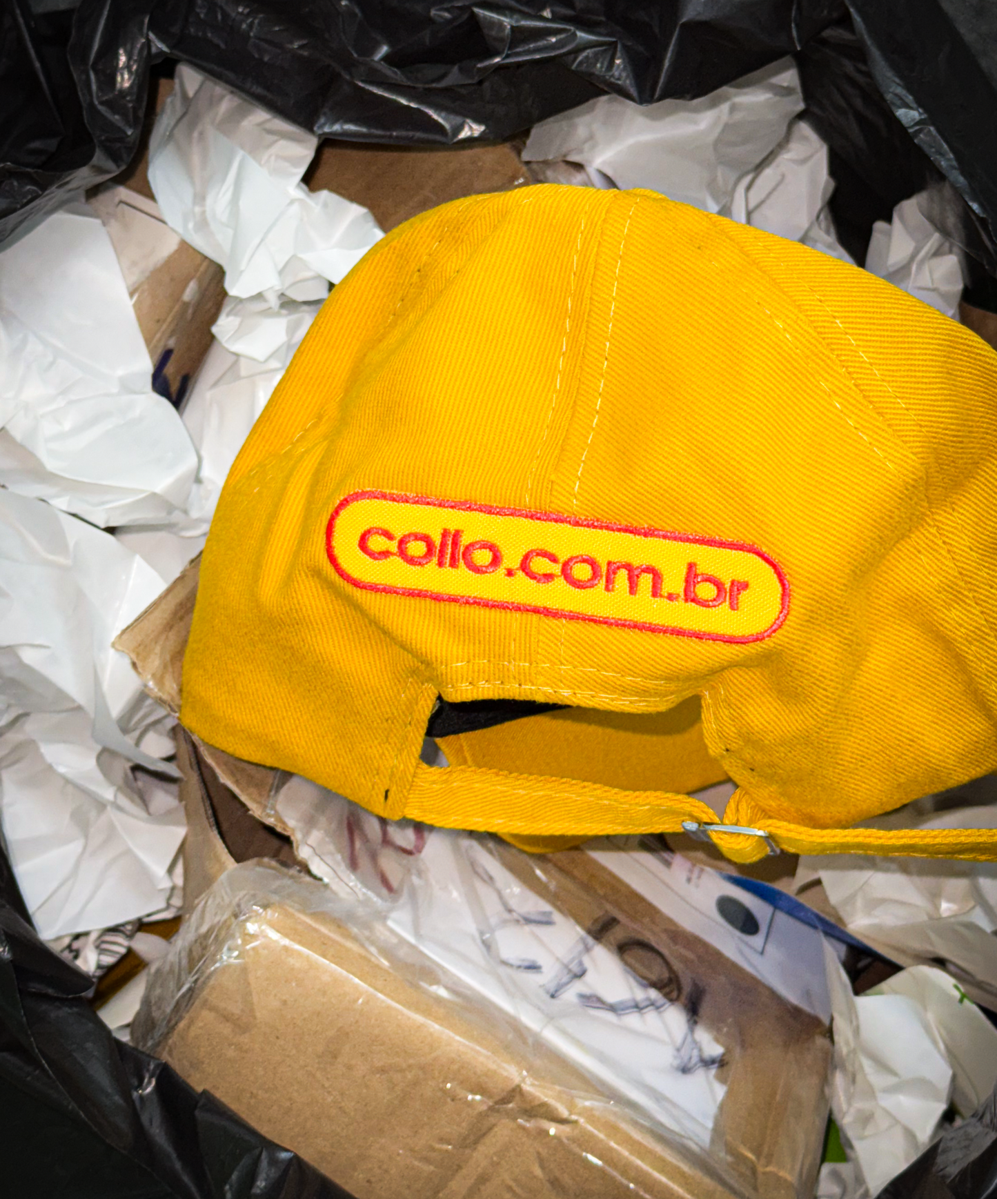 Boné com Patch Bordado Esgotada Amarelo