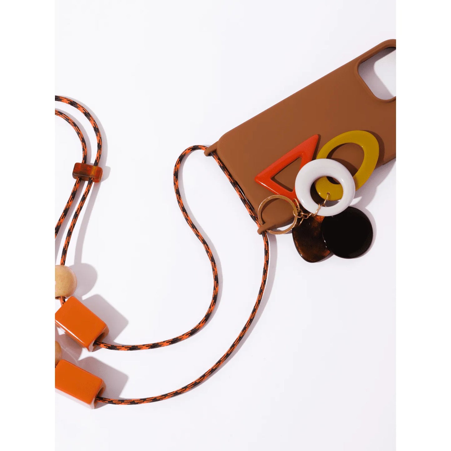 Capinha de celular caramelo com cordinha laranja + chaveiro