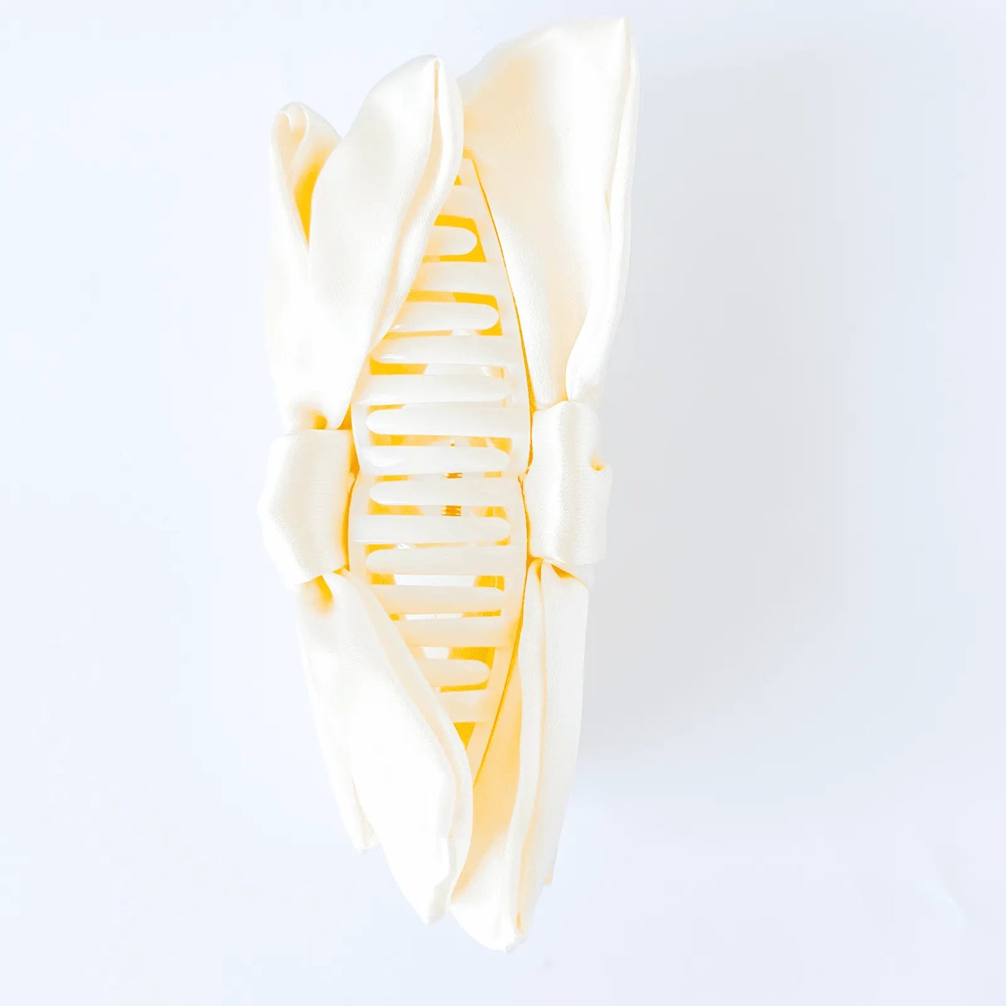 Piranha laço de cetim creme