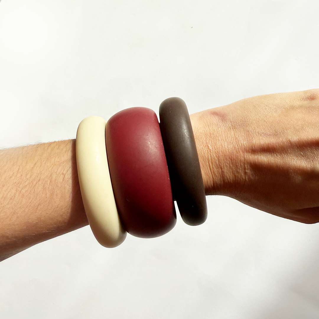 Pulseira bracelete de resina vermelho bordô grossa