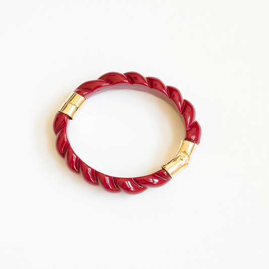 Pulseira bracelete trançado de resina vermelho com dourado