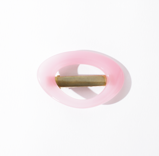 Presilha de cabelo cat eye rosa claro translúcido