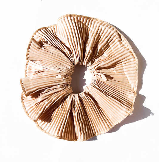 Elástico de cabelo scrunchie plissado nude