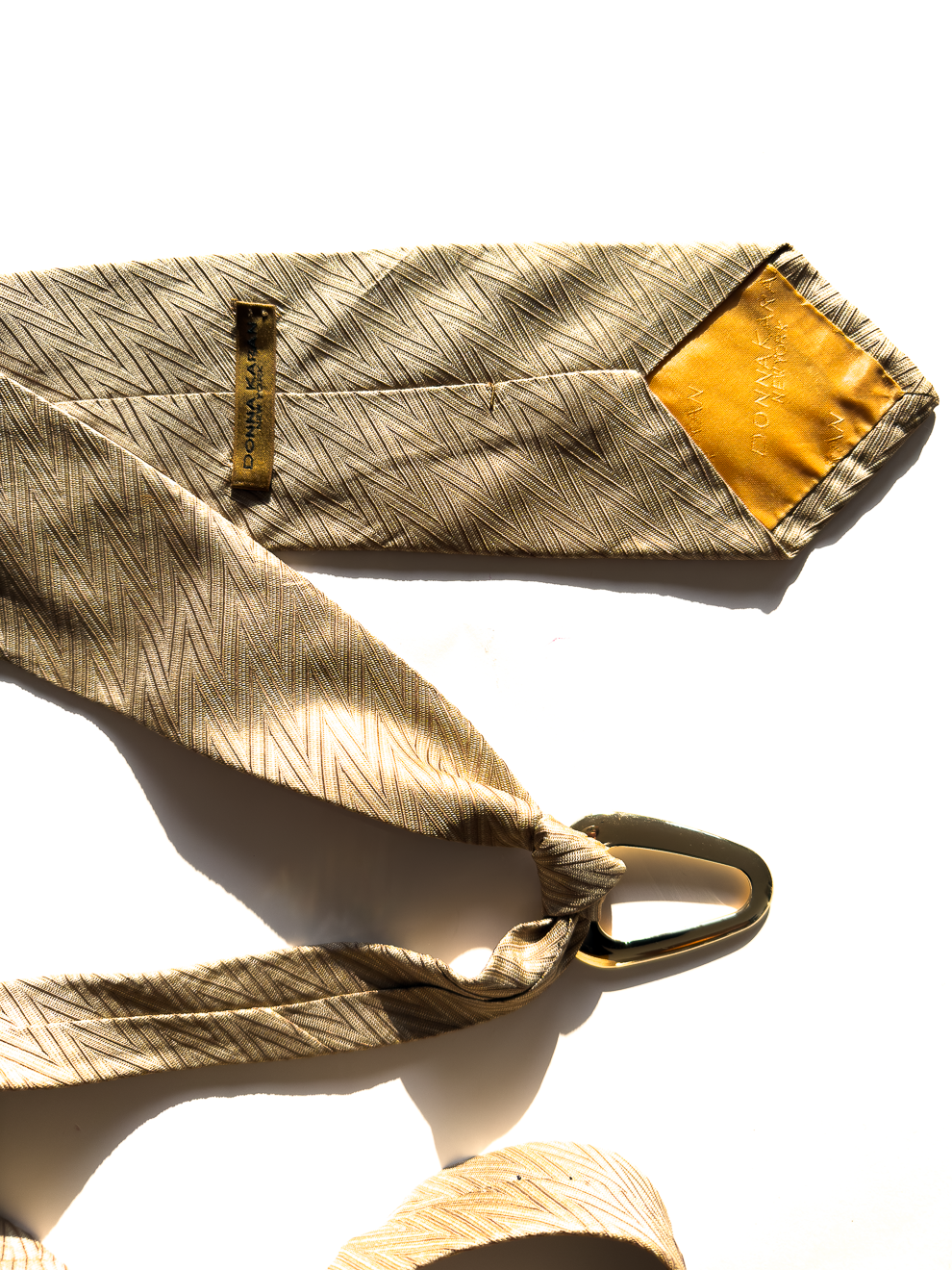 Gravata vintage com fivela de metal dourado #6