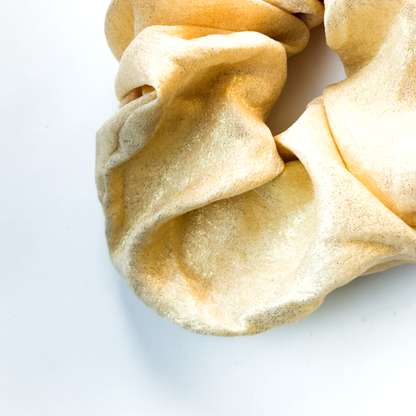 Elástico de cabelo scrunchie brilhoso bege